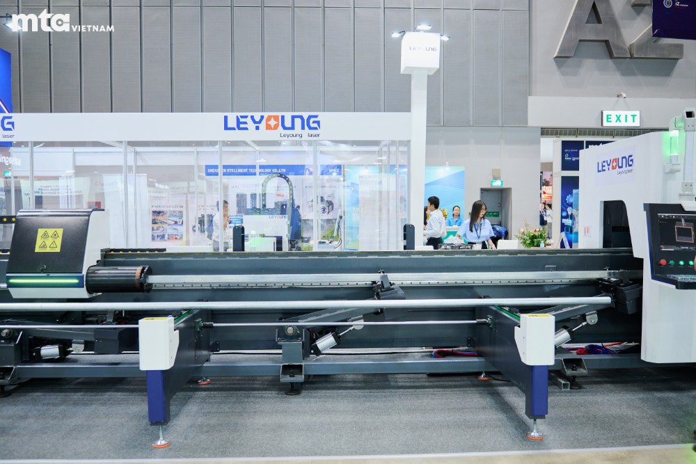 Ung dung cua may CNC trong cac nganh cong nghiep trong diem Metal Cutting Machines